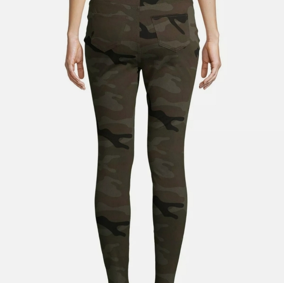 Time and Tru NWT High Rise Stretch Fitted Knit Jeggings Camo 533 - Picture 9 of 10